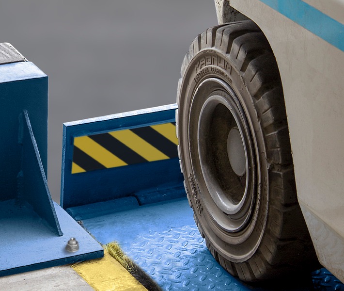 Blue Giant Dock Lip Barrier