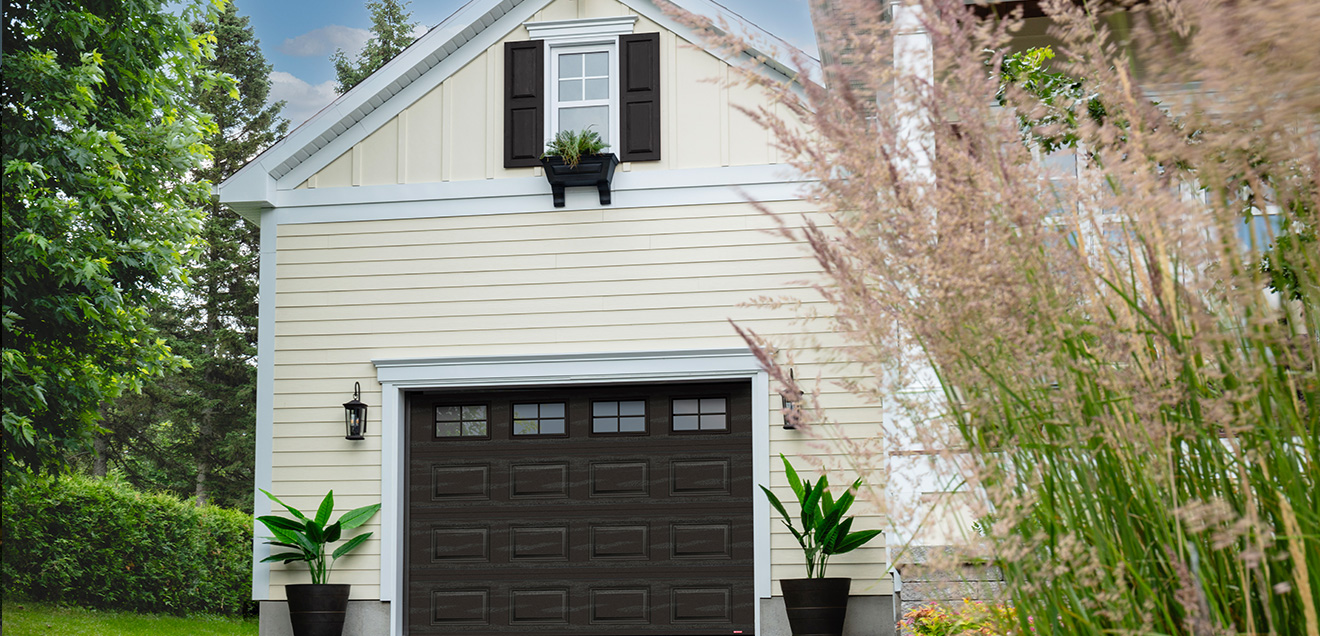 Garage door in Forest, ON