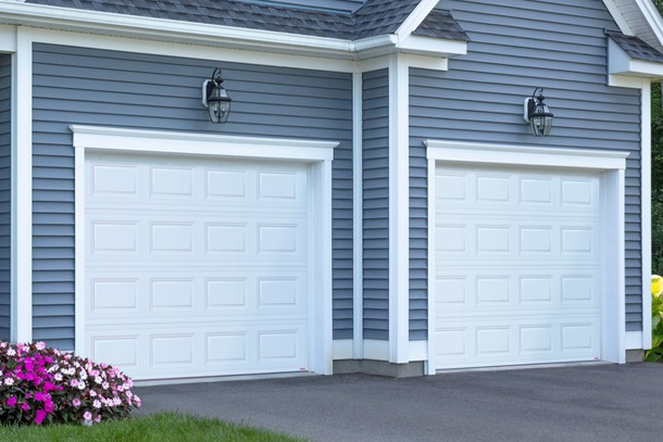 Traditional Raise Panel Garage Door